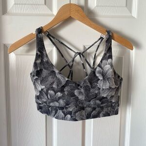 Athleta Black and White Floral Texture Fabric Strappy Back Gym Tank Top